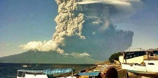 Letusan Gunung Sangeang, Sumbawa Bandara Darwin Tutup Penerbangan Ke Bali Batal