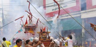 Tantang Keberanianmu di ‘Festival Debus’ Penuh Darah di Thailand