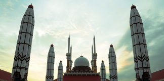 10 Tempat Wisata di Semarang yang Paling Terkenal