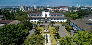 15 Tempat Wisata di Bandung yang Wajib Dikunjungi Tempat Wisata di Bandung
