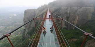 Berani Uji Nyali di Jembatan Gantung Satu Ini?