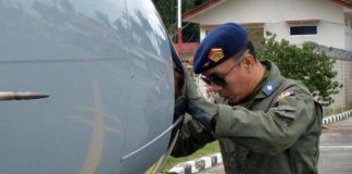 M Naim Haryawan, Prajurit Pencium Pesawat