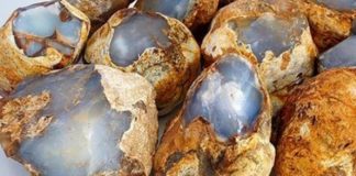 Bolehkah Membawa Bongkahan Bahan Batu Akik ke Dalam Pesawat?