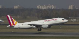 Pesawat Germanwings Jatuh di Pegunungan Alpen