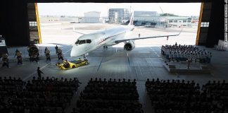 Baru! Pesawat Komersial Jepang Diluncurkan