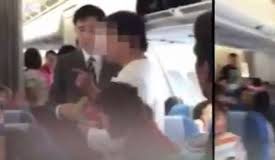 Anak Tak Mau Diatur, Turis Tiongkok Diusir dari Pesawat
