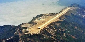 Waw! Bandara di China Berada di Atas Gunung