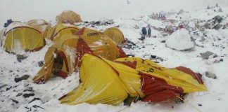 Bandara Hancur, Penyaluran Bantuan ke Nepal Sulit
