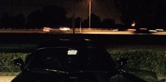 Ditinggal di Bandara AS, Mobil Sport Viper Penuh Coretan