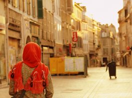 Hijab Modern untuk Travelling