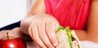 Mau Travelling, Ini Makanan Wajib yang Harus Dibawa!