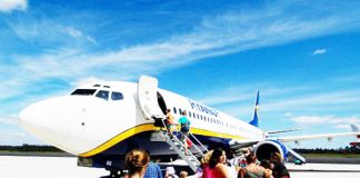 Gelar Pesta Bujang di Pesawat, Ryanair Mendarat Darurat