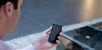 Apa yang Terjadi Jika Tidak Aktifkan Airplane Mode Saat Naik Pesawat?