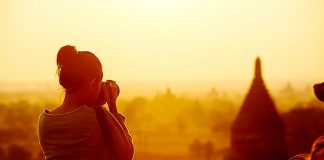 Tips Foto Keren Waktu Liburan Sendirian