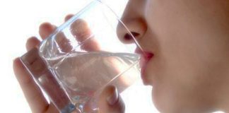 Kiat Memenuhi Kebutuhan Cairan Selama Berpuasa