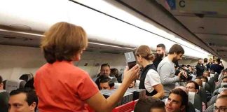 Di Penerbangan Ini Samsung Bagikan Galaxy Note 8