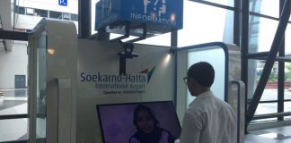 Petugas Terminal 3 Soekarno Hatta Ajak Ngobrol Penumpang via Smart TV