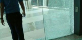 Gempa, Kaca Skybridge Terminal 3 Bandara Soekarno-Hatta Pecah