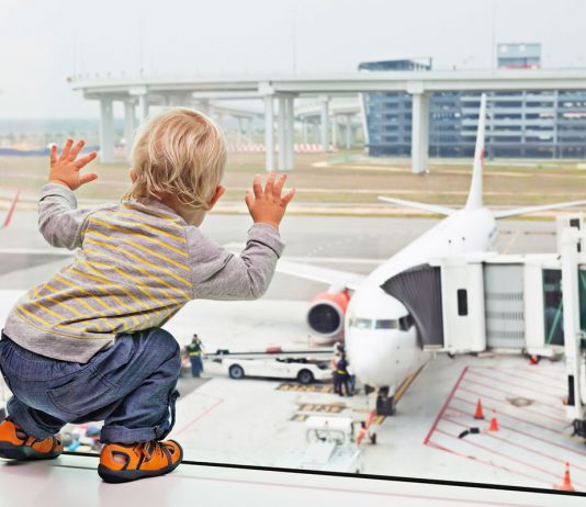Ini Cara Buat Anak Kecil Nyaman di Bandara