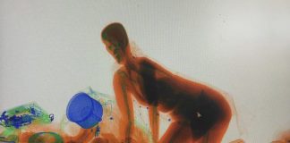 Wanita Ini Masuk Mesin X Ray Karena Terlalu Cemas Barangnya Dicuri