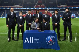 Accor Sponsori Jersey Klub Bola Paris Saint-Germain