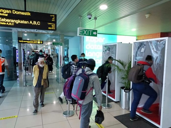 PT Angkasa Pura II Sediakan Fasilitas Walk Through Disinfection Bagi Penumpang Pesawat dan Pekerja di Bandara
