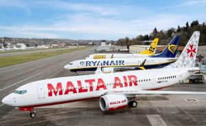 Maskapai Ryanair telah menerima pengiriman pesawat Boeing 737-8200 MAX (Msn. 623...