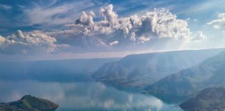 This gorgeous view of Lake Toba, North Sumatra, has us daydreaming!
This stunni… This gorgeous view of Lake Toba, North Sumatra, has us daydreaming!
This stunni...