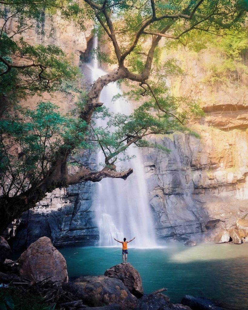 Looks like something straight out of a fantasy world, doesn't it? Courtesy of @h...