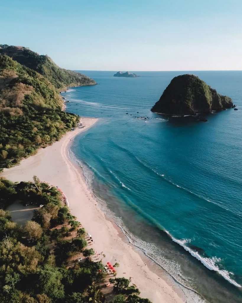 Here's your dose of vitamin sea!
You're looking at the spectacular Red Island Be...