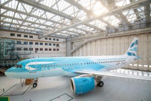 Penampakan pesawat Airbus A320Neo (G-TTNA) milik British Airways dengan spesial ...