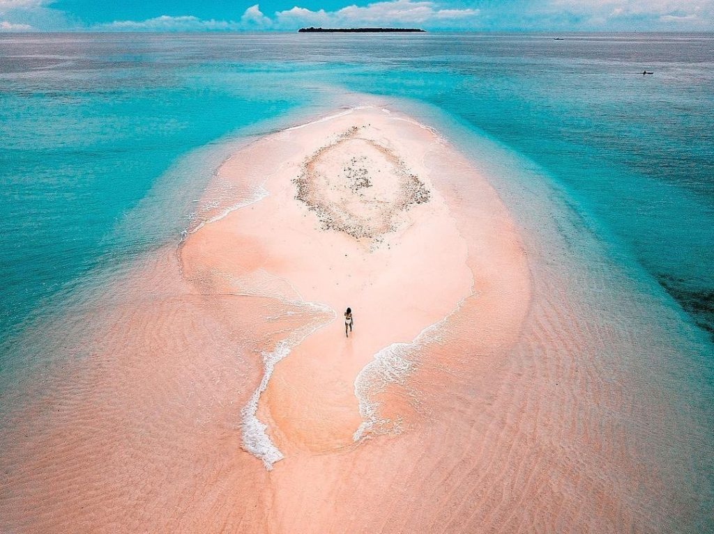 Next time you plan a holiday, choose #MorotaiIsland in #NorthMaluku as your dest...
