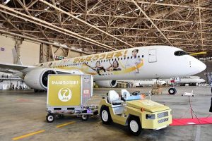 Penampakan pesawat Airbus A350-900 (JA06XJ) Japan Airlines dengan spesial livery...