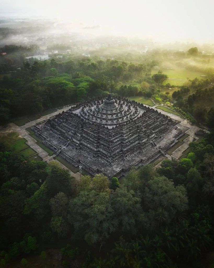 Take a look at one of the most treasured wonders of #Indonesia, captured in this...