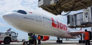 Efektif mulai Sabtu (08/01) kemarin maskapai Lion Air telah mulai mengoperasikan… Efektif mulai Sabtu (08/01) kemarin maskapai Lion Air telah mulai mengoperasikan...