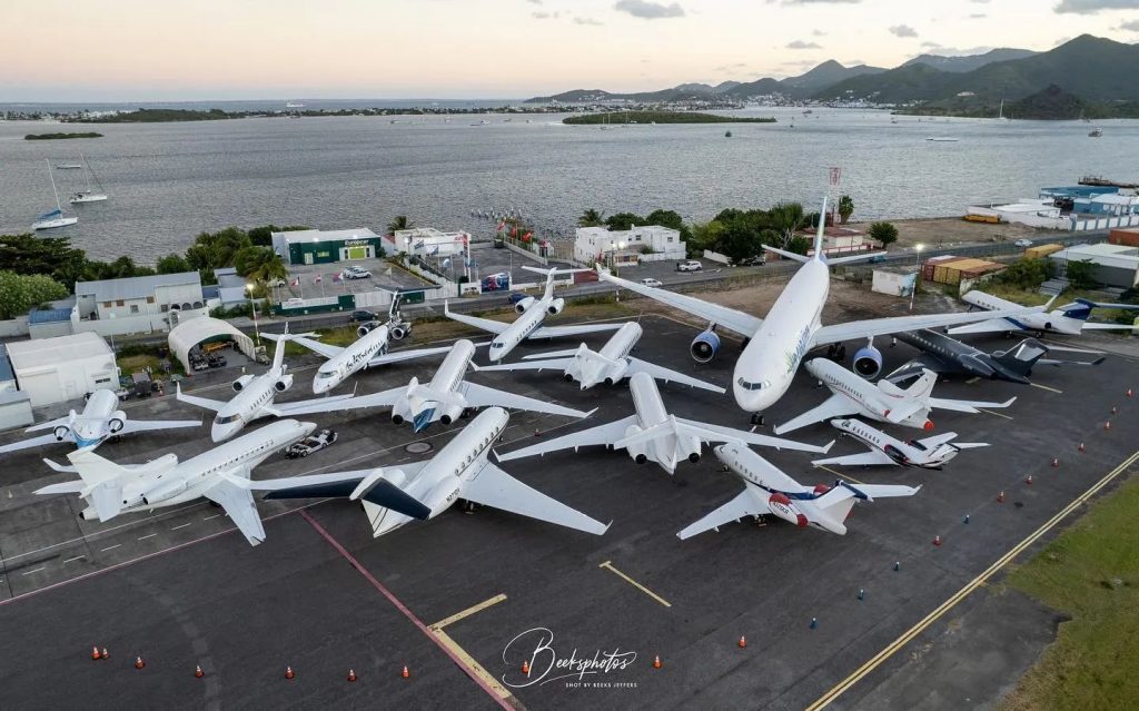 Kebayang kan gimana ribetnya kalo Airbus A330 mau terbang 

Credit
 : @beeksphot...