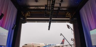 Penampakan pesawat Airbus A330Neo (N411DX) milik maskapai Delta dengan spesial l… Penampakan pesawat Airbus A330Neo (N411DX) milik maskapai Delta dengan spesial l...