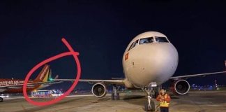 Pesawat Airbus A321-211 (VN-A544) milik maskapai VietJet terlibat insiden tabrak… Pesawat Airbus A321-211 (VN-A544) milik maskapai VietJet terlibat insiden tabrak...