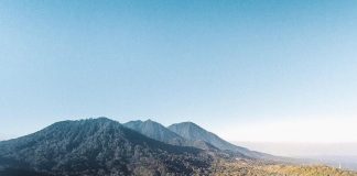 Love the sight of an astounding lake? Definitely check out Gobleg Hill in Bulele… Love the sight of an astounding lake? Definitely check out Gobleg Hill in Bulele...