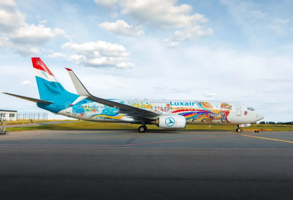 Baru - baru ini maskapai Luxair meluncurkan spesial livery terbaru pada pesawat ...