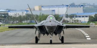 Berikut ini adalah foto terbaru jet tempur KF-21 Boramae (prototipe 001) saat te… Berikut ini adalah foto terbaru jet tempur KF-21 Boramae (prototipe 001) saat te...