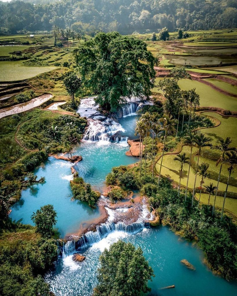 What a wonderful sight captured by @alifeiimagined! Sumba Island offers amazing ...