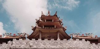 Revel in the splendor of the spectacular 500 Lohan Temple in Bintan, Riau Island… Revel in the splendor of the spectacular 500 Lohan Temple in Bintan, Riau Island...