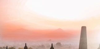 Spend your day by exploring the majestic Borobudur Temple! Set in Central Java, … Spend your day by exploring the majestic Borobudur Temple! Set in Central Java, ...