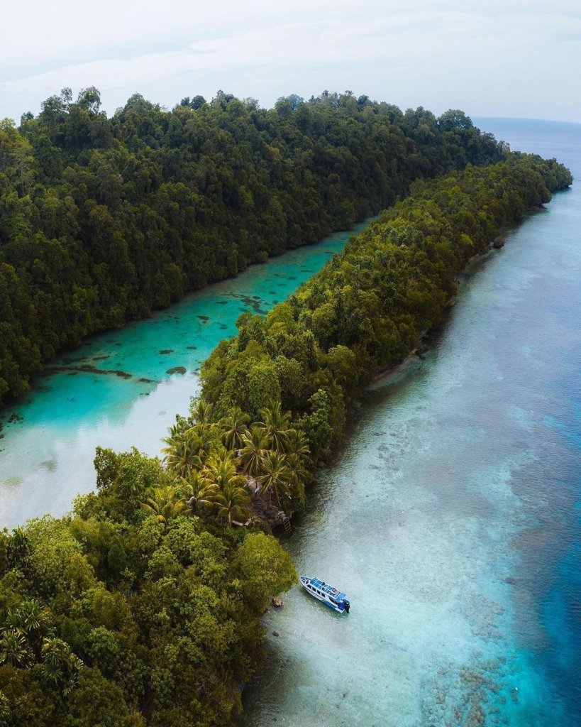 Want to explore a true hidden gem on your next holiday?

Check out Kakaban Islan...