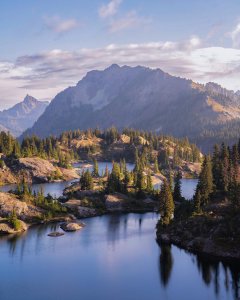 @degraaf.david explores the breathtaking Alpine Lakes Wilderness!  Fun fact: Thi...