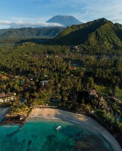 Close your eyes and imagine yourself enjoying a tropical getaway at this peacefu...