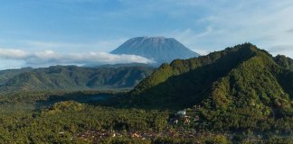 Close your eyes and imagine yourself enjoying a tropical getaway at this peacefu… Close your eyes and imagine yourself enjoying a tropical getaway at this peacefu...