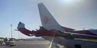 Sebuah pesawat Boeing 737-8D6 (7T-VKJ) milik maskapai Air Algérie mengalami keru… Sebuah pesawat Boeing 737-8D6 (7T-VKJ) milik maskapai Air Algérie mengalami keru...