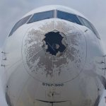Sebuah pesawat Boeing 767-300 (N189DN) milik maskapai Delta yang tengah mengoper… Sebuah pesawat Boeing 767-300 (N189DN) milik maskapai Delta yang tengah mengoper...